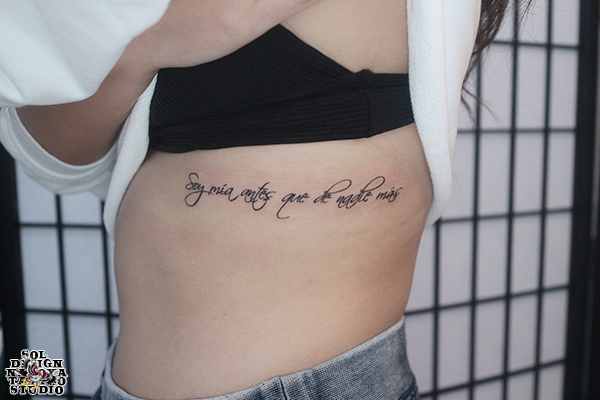 名古屋　タトゥー　女性